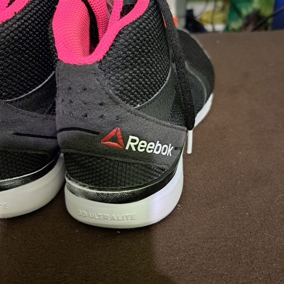 Reebok Women's High Cut Runners - Picture 3 of 10